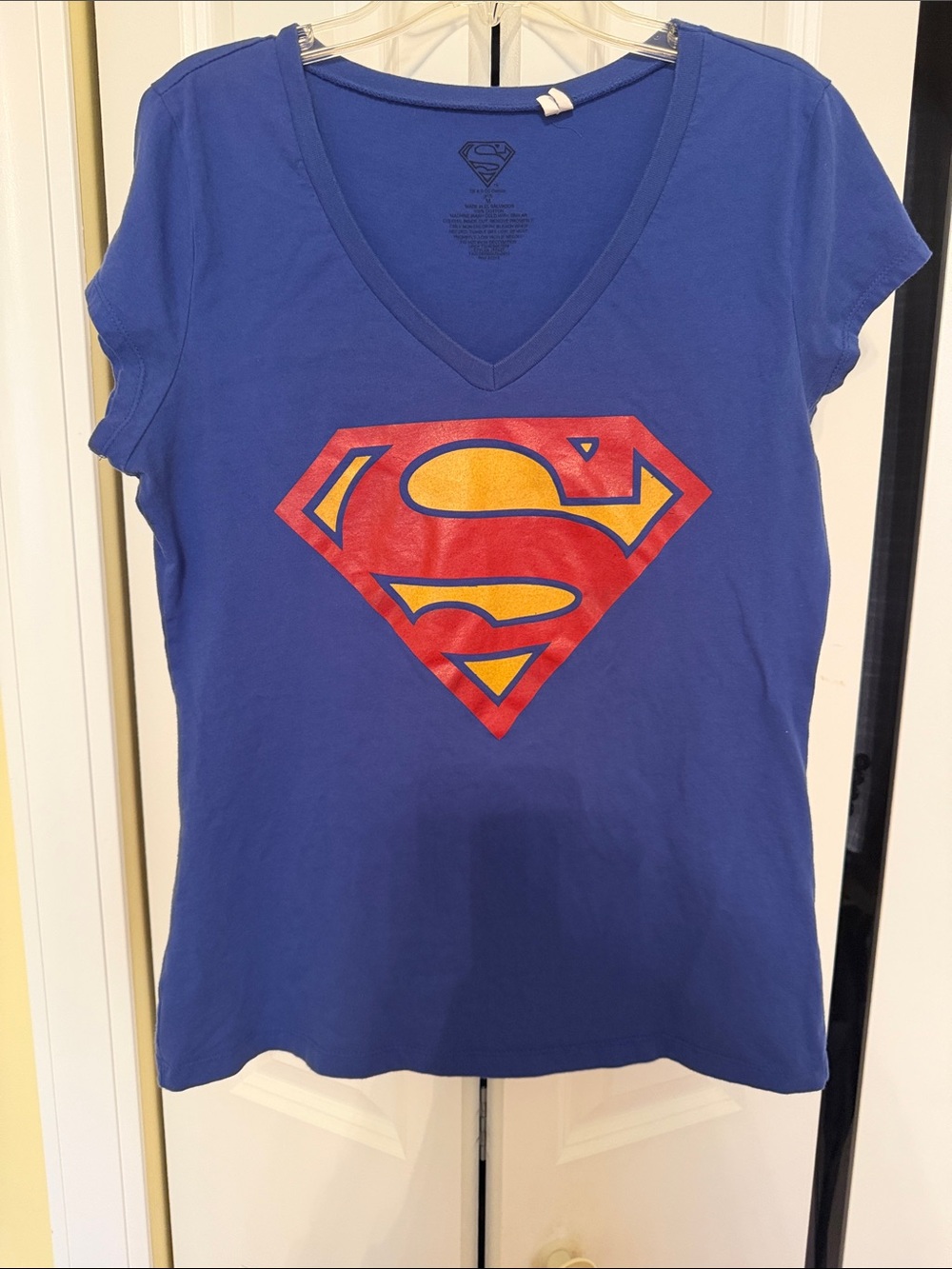 Women's Superman V-Neck Graphic T-Shirt, Blue, Size M - Picture 4 of 7